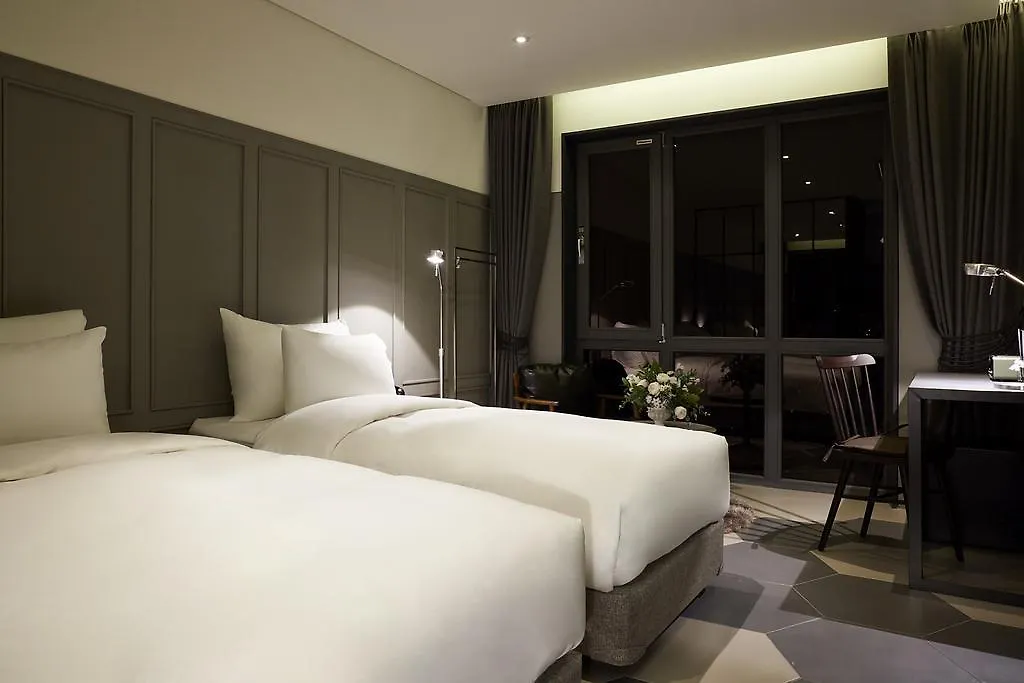 9 Brick Hotel Seoul 3*,